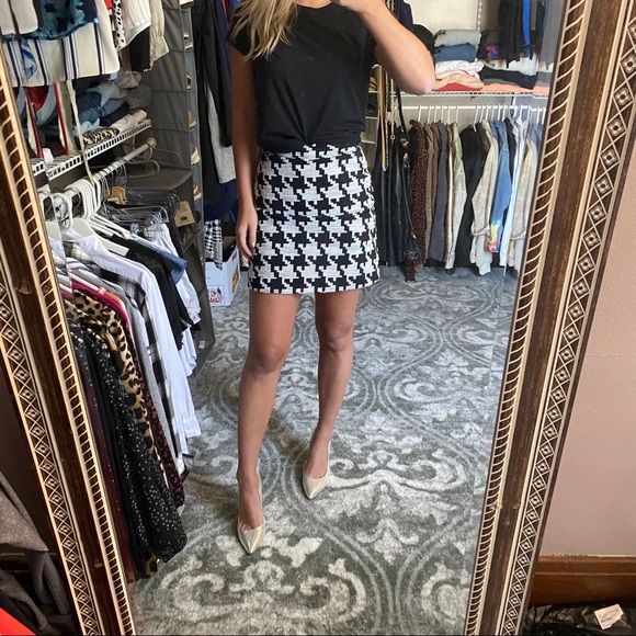 H&M Dresses & Skirts - Houndstooth Skirt